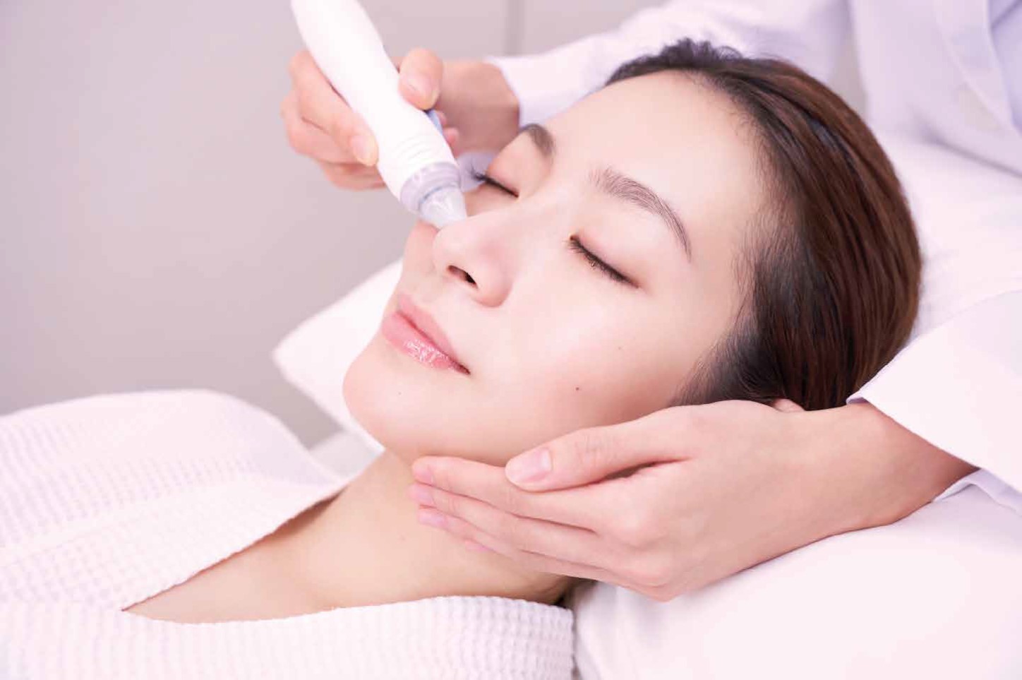 VITAE 輕醫美 FaceGlow™ 透光水潤療程 深層清潔肌膚